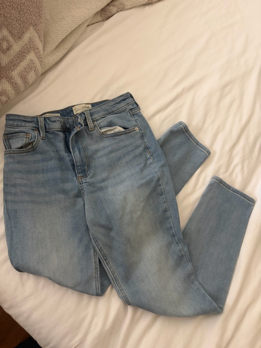 Light Wash high rise skinny jeans